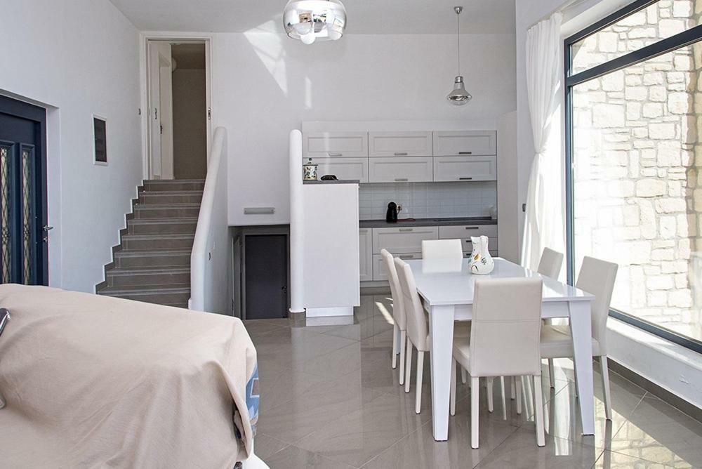 Evilia Luxury Villa Amoopi Dış mekan fotoğraf